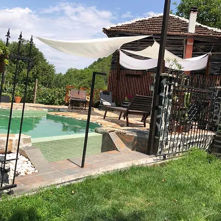 двата ореха *