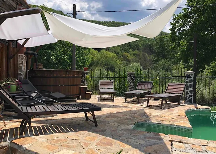 двата ореха